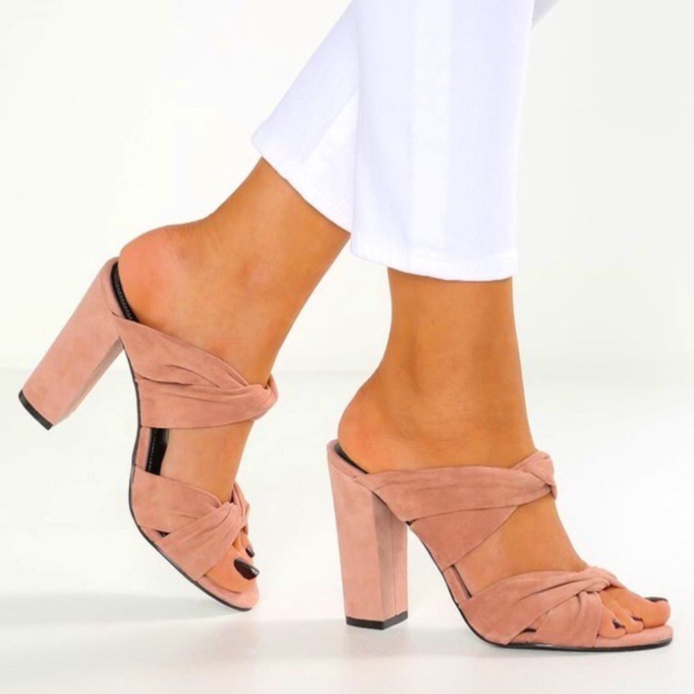KENDALL & KYLIE
Demi Pink Suede Knot Mule Sandal